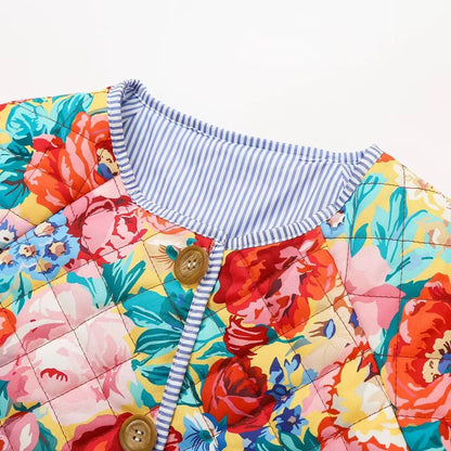 look no further, you found your perfect floral jacket. Make a statement be a trendsetter and make heads turn with this stunning foral piece. Don't miss out on this spring deal!